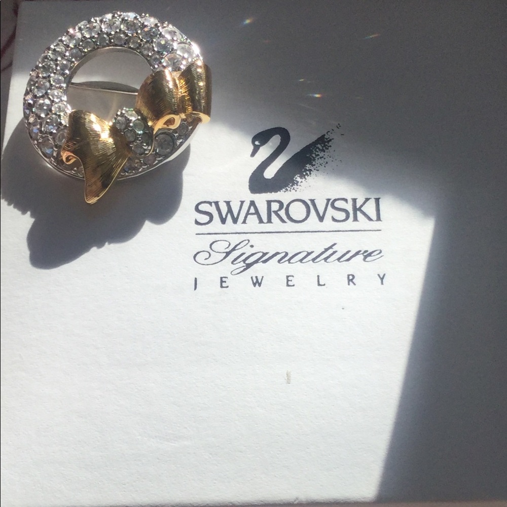 NWOT Vintage Swarovski Signature wreath pin.